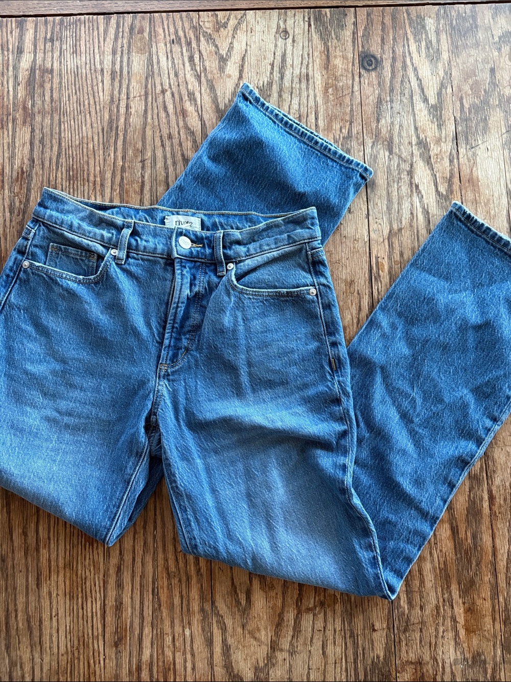 Rivete Classic High-Rise Straight Jeans in Medium Blue